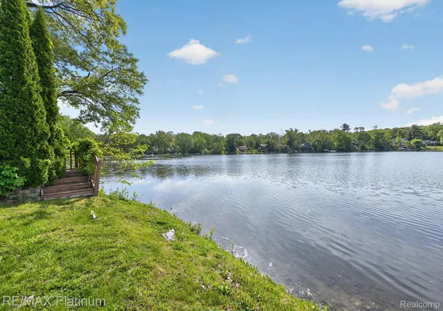 Photo 3 of Single family home for sale at 1464 Clark Lake Rd, Brighton, MI 48114 | MLS# 20261039057 | Listing updated on 2026-06-02