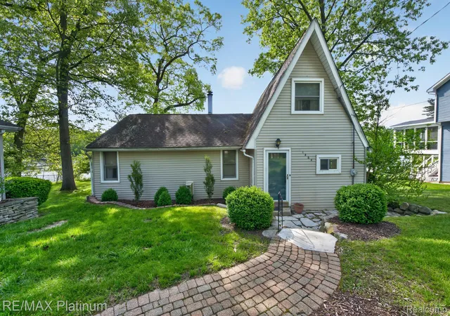 Photo 4 of Single family home for sale at 1464 Clark Lake Rd, Brighton, MI 48114 | MLS# 20261039057 | Listing updated on 2026-06-02