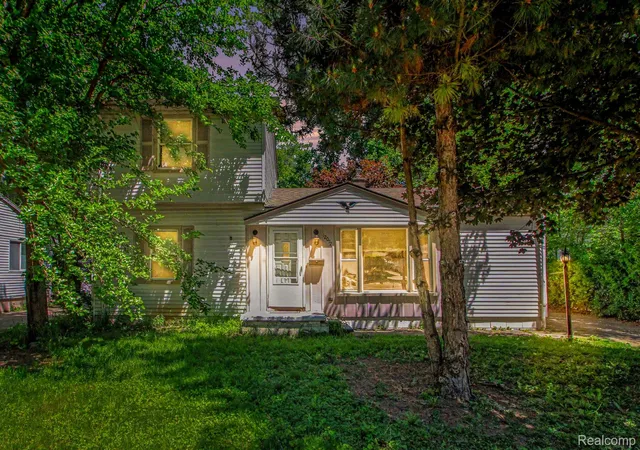 Photo 1 of Single family home for sale at 12072 Rockland, Redford, MI 48239 | MLS# 20261039063 | Listing updated on 2026-06-09