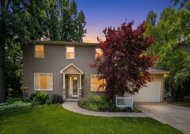 1st image of 8073 Gandy Ct, Grosse Ile, MI 48138 | MLS# 81026025448