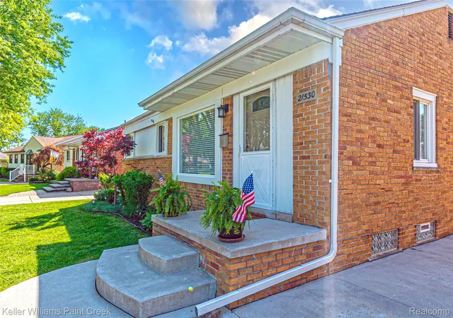 Photo 4 of Single family home for sale at 21530 Willow Wisp St, Saint Clair Shores, MI 48082 | MLS# 20261039075 | Listing updated on 2026-06-14