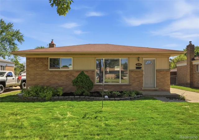 Photo 1 of Single family home for sale at 31230 Iroquois Dr, Warren, MI 48088 | MLS# 20261039083 | Listing updated on 2026-06-21