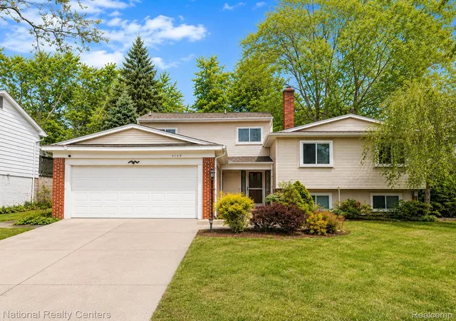 Homes for sale in Ann Arbor City Washtenaw, MI | 2182 Yorktown Dr, Ann Arbor City Washtenaw, MI 48105 | MLS# 20261039086
