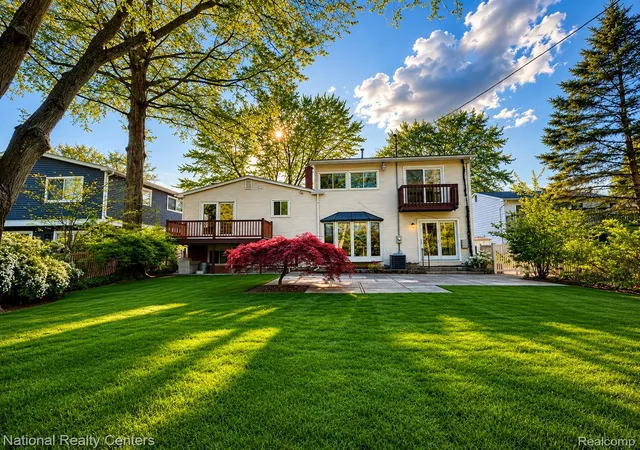 Homes for sale in Ann Arbor City Washtenaw, MI | 2182 Yorktown Dr, Ann Arbor City Washtenaw, MI 48105 | MLS# 20261039086