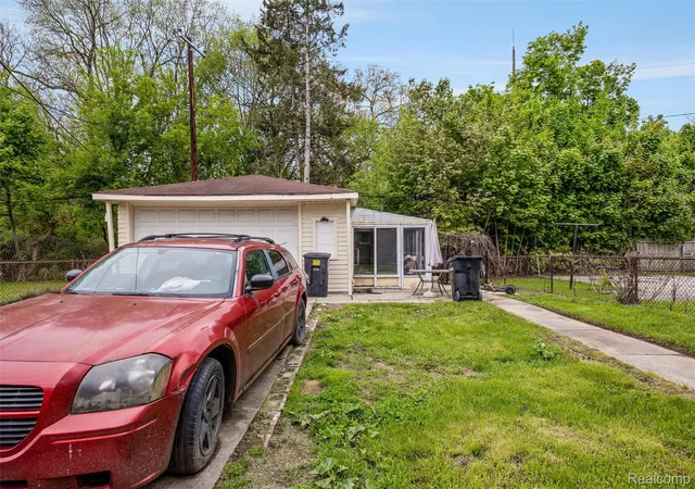 Photo 4 of Single family home for sale at 14481 Bramell St, Detroit, MI 48223 | MLS# 20261039089 | Listing updated on 2026-09-11