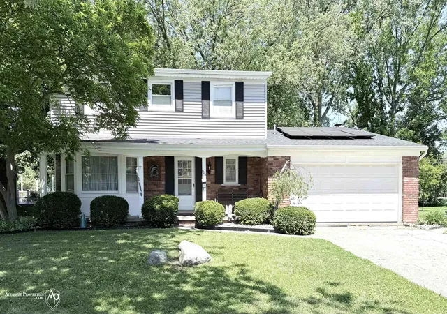 Photo 1 of Sale Pending at 604 Amesbury Dr, Davison, MI 48423 | MLS# 5050209289 | Listing updated on 2026-06-08