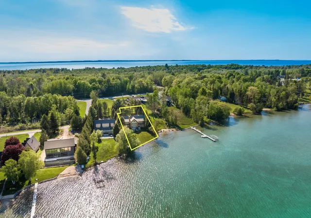 Photo 3 of Single family home for sale at 3930 Thierry Cir, Kewadin, MI 49648 | MLS# 78080068917 | Listing updated on 2026-06-16