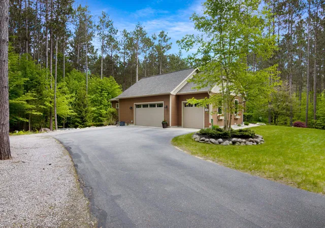 Photo 3 of Single family home for sale at 3996 W Timber Ln, Kasson Township Leelanau, MI 49630 | MLS# 78080068923 | Listing updated on 2026-06-12
