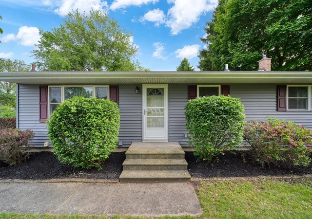 Photo 4 of Single family home for sale at 1321 Michael Dr, Jackson, MI 49202 | MLS# 55026025506 | Listing updated on 2026-06-01