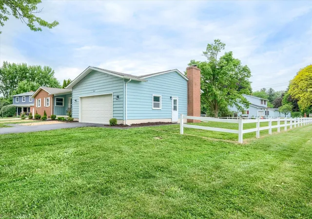 Photo 3 of Single family home for sale at 2049 Belle Meade Dr, Davison, MI 48423 | MLS# 5050209320 | Listing updated on 2026-06-10