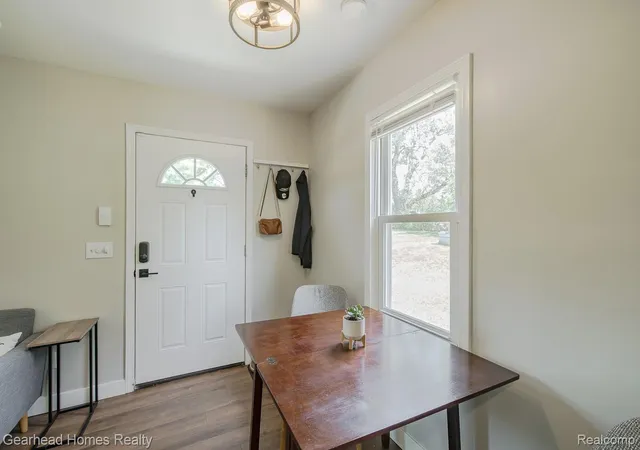 Photo 3 of Single family home for sale at 2831 Watkins Lake Rd, Waterford, MI 48328 | MLS# 20261039160 | Listing updated on 2026-06-14