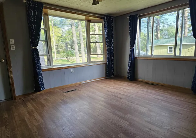 Photo 4 of Single family home for sale at 4733 Zella Dr, Hale, MI 48739 | MLS# 77080068930 | Listing updated on 2026-06-02
