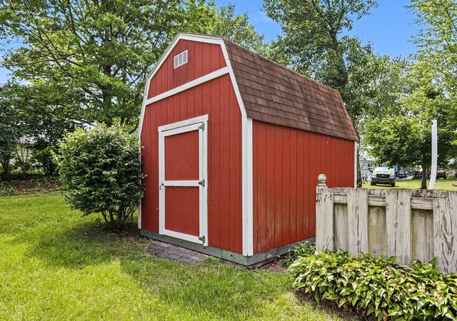 38th image of 60641 Lennon St, Sturgis, MI 49091 | MLS# 68026025530