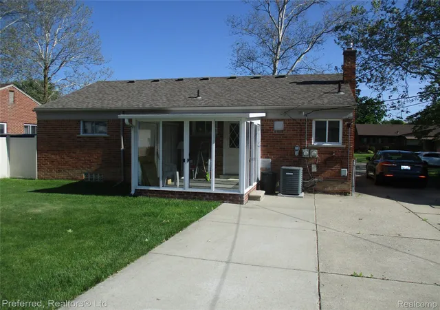 Photo 3 of Single family home for sale at 31221 Westfield St, Livonia, MI 48150 | MLS# 20261039178 | Listing updated on 2026-06-03
