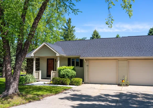 Condo for sale at 240 Peachwood Ln, Mount Pleasant, MI 48858 | MLS# 79080068937