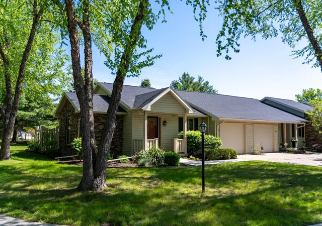 Photo 2 of Condo for sale at 240 Peachwood Ln, Mount Pleasant, MI 48858 | MLS# 79080068937 | Listing updated on 2026-06-05