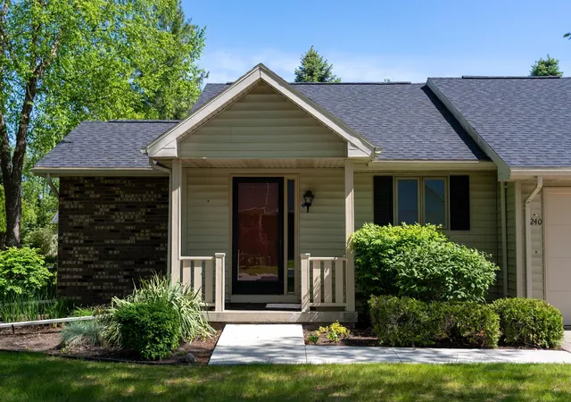 Photo 3 of Condo for sale at 240 Peachwood Ln, Mount Pleasant, MI 48858 | MLS# 79080068937 | Listing updated on 2026-06-05