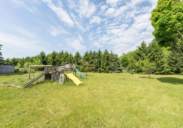 Photo 4 of Single family home for sale at 2995 65th Street, Fennville, MI 49408 | MLS# 71026025548 | Listing updated on 2026-06-07