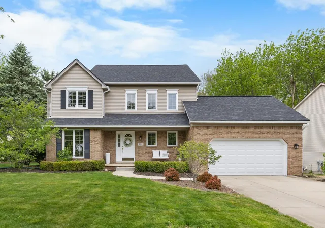 Photo 2 of Single family home for sale at 624 Woodhill Dr, Saline, MI 48176 | MLS# 81026025554 | Listing updated on 2026-06-08