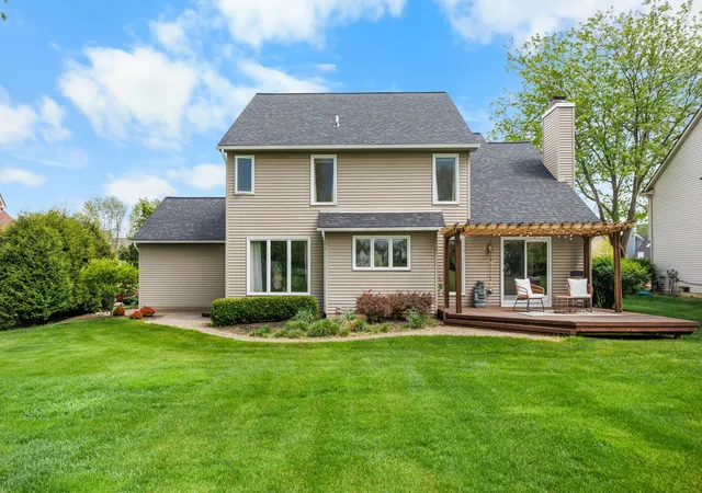 Photo 3 of Single family home for sale at 624 Woodhill Dr, Saline, MI 48176 | MLS# 81026025554 | Listing updated on 2026-06-08