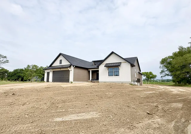 2nd image of 739 Goldenfield Dr, Byron Center, MI 49315 | MLS# 65026025556
