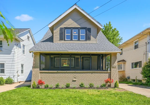 Homes for sale in Grand Rapids City Kent, MI | 1019 Vernon St Ne, Grand Rapids City Kent, MI 49503 | MLS# 71026025559