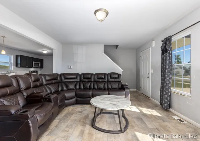 4th image of 467 Oak View Dr, Middleville, MI 49333 | MLS# 65026025568