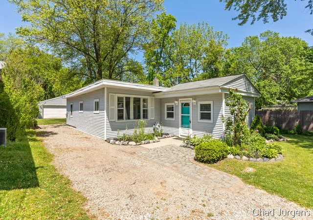 Homes for sale in Walker City Kent, MI | 841 Harding St Nw, Walker City Kent, MI 49544 | MLS# 65026025572