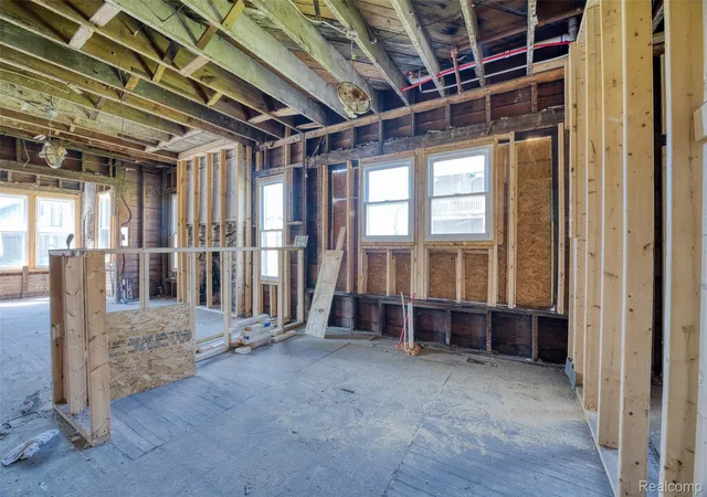 Listing Photo 2 - Condo for sale in building located at 1976 Clairmount St, Detroit, MI 48206