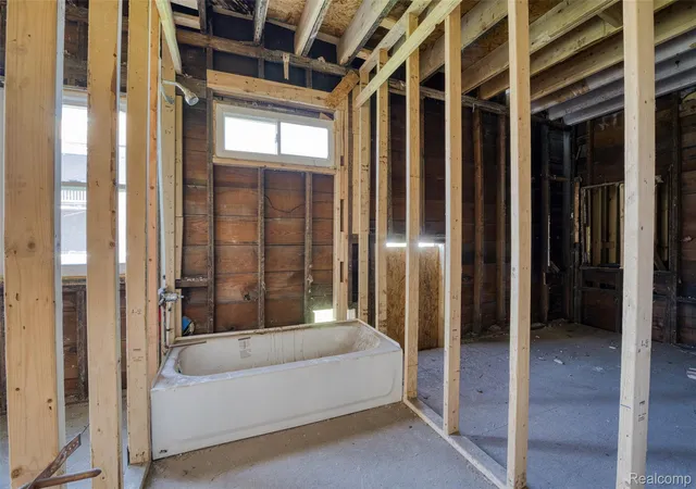 Listing Photo 3 - Condo for sale in building located at 1976 Clairmount St, Detroit, MI 48206