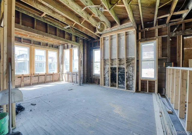 Listing Photo 4 - Condo for sale in building located at 1976 Clairmount St, Detroit, MI 48206