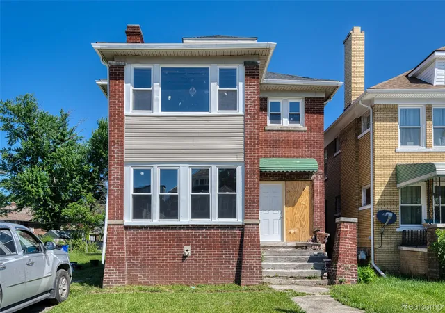 Listing Photo 5 - Condo for sale in building located at 1976 Clairmount St, Detroit, MI 48206
