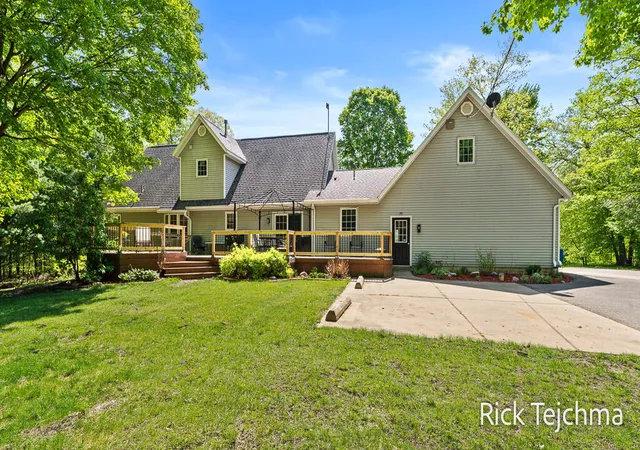 image of 10345 Red Oak Rdg, Howard City, MI 49329 | MLS# 71026025578