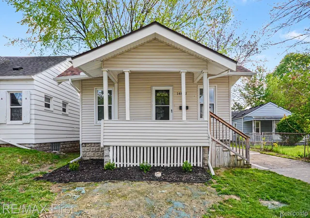 Photo 1 of Sale Pending at 14842 Collinson Ave, Eastpointe, MI 48021 | MLS# 20261039218 | Listing updated on 2026-06-03