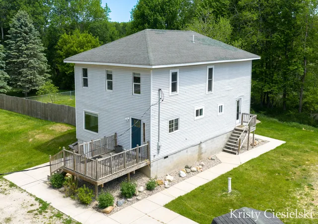 3rd image of 2162 S Stone Rd, Fremont, MI 49412 | MLS# 65026025581