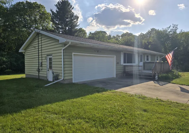 Photo 3 of Single family home for sale at 27 Ashley Ct, Battle Creek, MI 49014 | MLS# 68026025582 | Listing updated on 2026-06-02