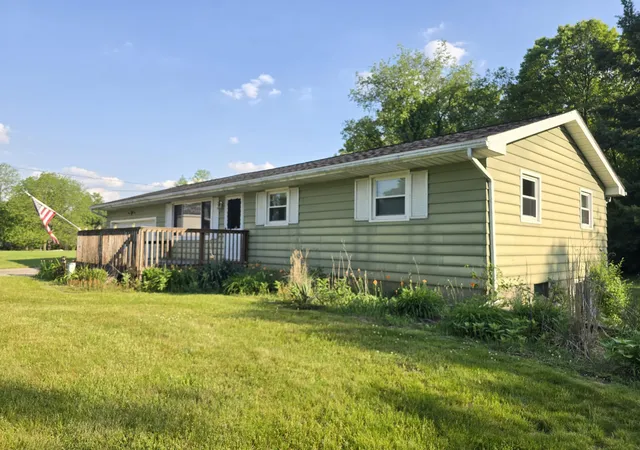 Photo 3 of Single family home for sale at 27 Ashley Ct, Battle Creek, MI 49014 | MLS# 68026025582 | Listing updated on 2026-06-02
