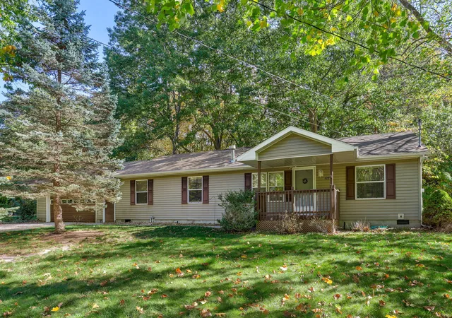 Photo 2 of Single family home for sale at 608 Kentucky Ave, South Haven, MI 49090 | MLS# 69026025589 | Listing updated on 2026-06-19