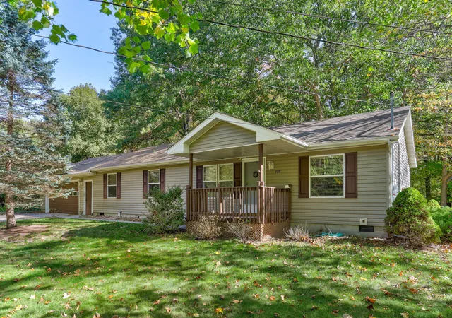 Photo 3 of Single family home for sale at 608 Kentucky Ave, South Haven, MI 49090 | MLS# 69026025589 | Listing updated on 2026-06-19