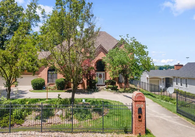 Photo 3 of Single family home for sale at 2647 Lake Shore Dr, Niles, MI 49120 | MLS# 69026025607 | Listing updated on 2026-09-09