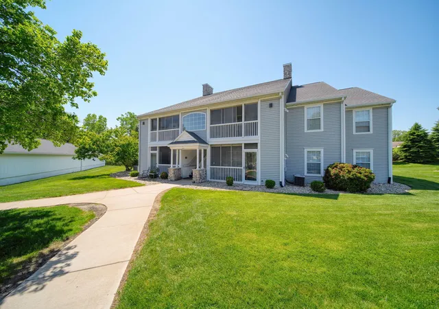 1st image of 822 W Barrington Cir, Jackson, MI 49203 | MLS# 55026025608
