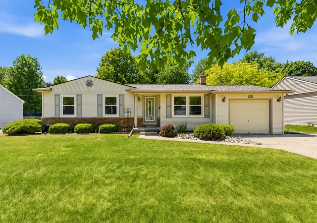 Homes for sale in Flushing City Genesee, MI | 604 Somerset Dr, Flushing City Genesee, MI 48433 | MLS# 5050209374