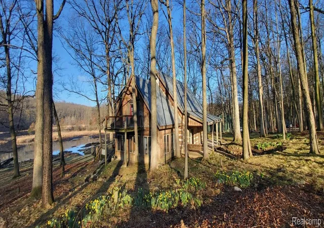 4th image of 1653 Indian Garden Ln, Milford, MI 48380 | MLS# 20261039266
