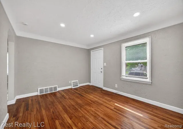 2nd image of 20026 Fenmore St, Detroit, MI 48235 | MLS# 20261039272