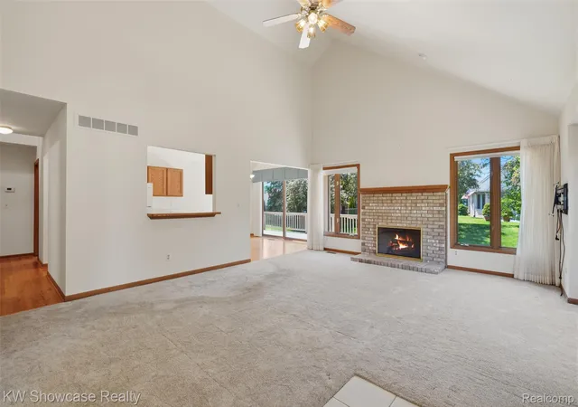 Listing Photo 4 - Condo for sale in building located at 54519 Cambridge Dr, Shelby Township, MI 48315