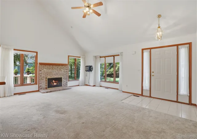 Listing Photo 5 - Condo for sale in building located at 54519 Cambridge Dr, Shelby Township, MI 48315