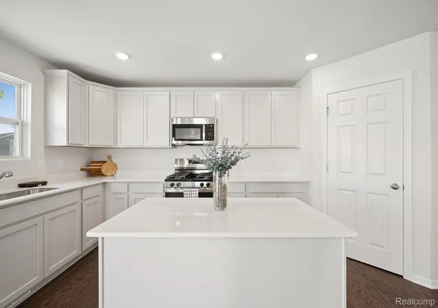3rd image of 362 Hidden River W, Holly, MI 48442 | MLS# 20261039294