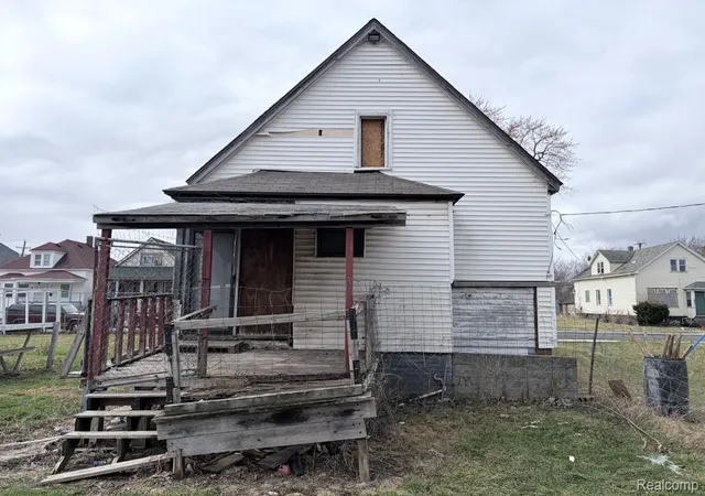 Homes for sale in Detroit, MI | 6264 Holcomb St, Detroit, MI 48213 | MLS# 20261039303