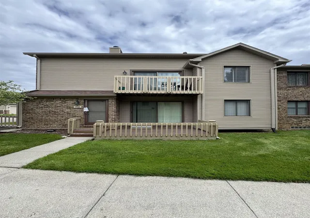 Homes for sale in West Bloomfield Charter Township Oakland, MI | 7930 Woodingham Dr, West Bloomfield Charter Township Oakland, MI 48322 | MLS# 58050209381