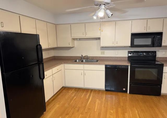 Homes for sale in West Bloomfield Charter Township Oakland, MI | 7930 Woodingham Dr, West Bloomfield Charter Township Oakland, MI 48322 | MLS# 58050209381